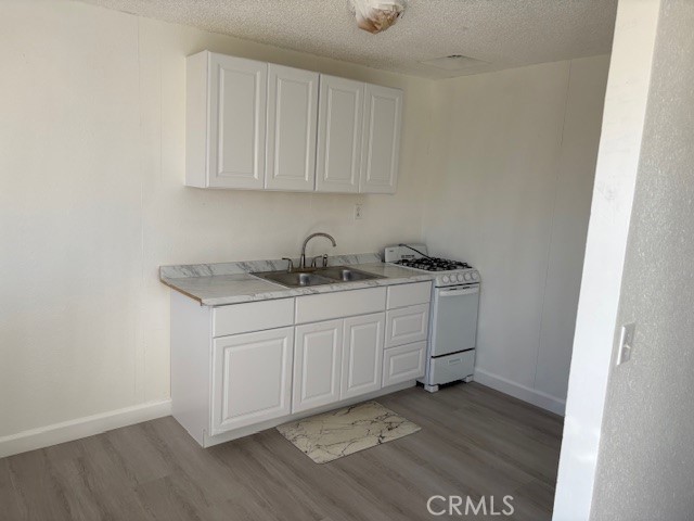 Detail Gallery Image 5 of 23 For 451 W Yermo, Yermo,  CA 92398 - – Beds | – Baths