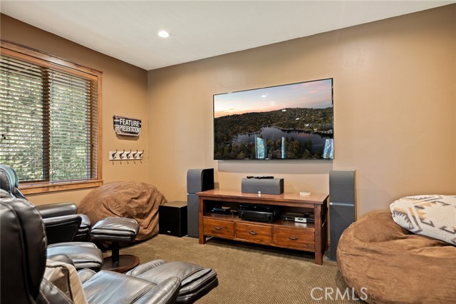 Detail Gallery Image 39 of 52 For 813 Brentwood, Lake Arrowhead,  CA 92352 - 4 Beds | 3/1 Baths