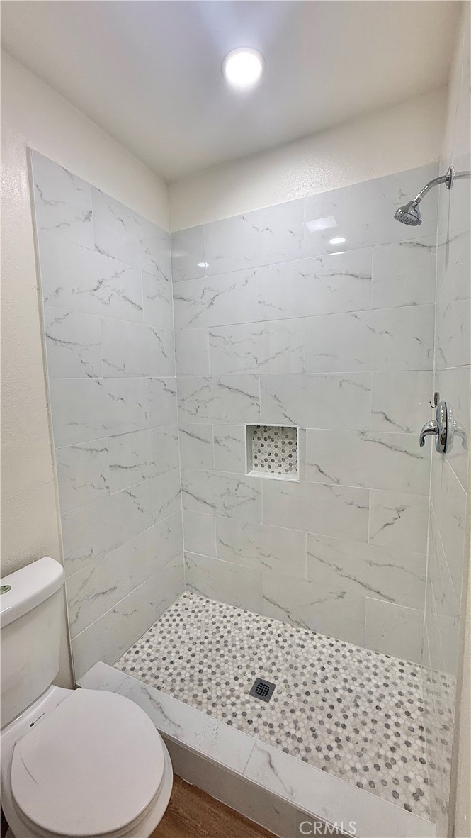 https://media.crmls.org/medias/2ce602fd-fb8b-42e9-9977-3892772abef3.jpg?preset=X-Large