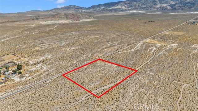 Detail Gallery Image 2 of 13 For 4501725 Crystal Creek, Lucerne Valley,  CA 92356 - – Beds | – Baths