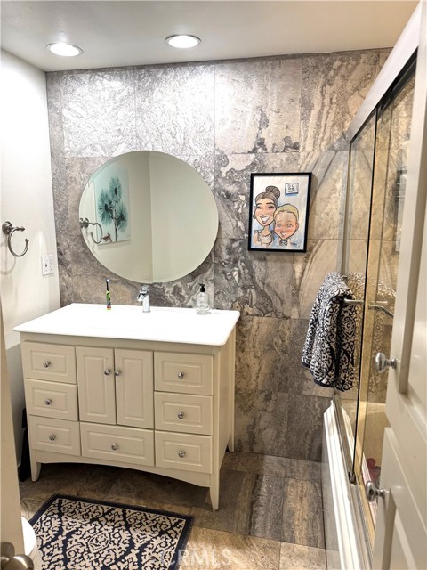 Detail Gallery Image 10 of 23 For 13851 Gimbert, Santa Ana,  CA 92705 - 3 Beds | 2 Baths