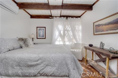 https://media.crmls.org/medias/2ce6c786-fc09-49d9-889c-28d7d1bc2955.jpg?preset=X-Large