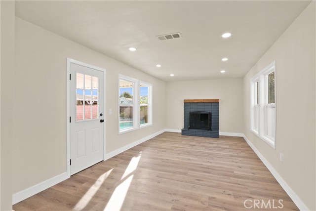 Detail Gallery Image 7 of 15 For 8806 Stamps, Downey,  CA 90240 - 2 Beds | 2 Baths