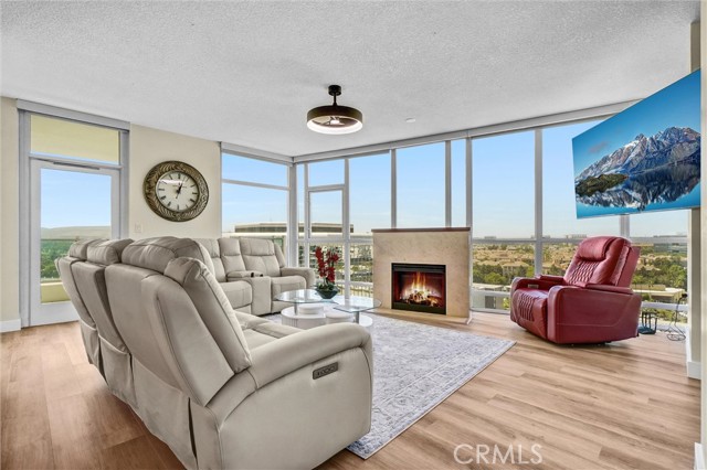 Detail Gallery Image 4 of 57 For 3131 Michelson Dr #1504,  Irvine,  CA 92612 - 3 Beds | 2/1 Baths