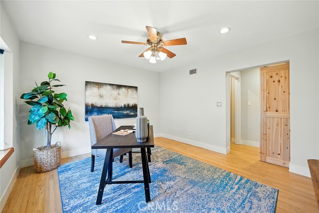 1210 Los Altos Avenue, Long Beach CA: https://media.crmls.org/medias/2ce782fc-71eb-4586-be80-74d2f5a2011e.jpg