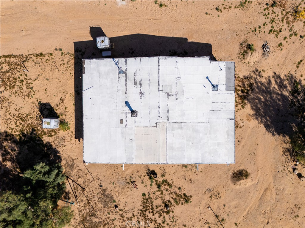 https://media.crmls.org/medias/2ce7b3d6-bad9-4c47-8cc7-26a79335d070.jpg?preset=X-Large