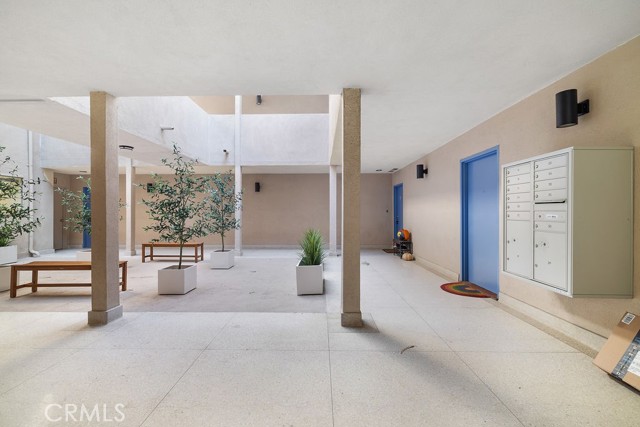 Detail Gallery Image 16 of 42 For 1101 Lincoln Bld 1a,  Santa Monica,  CA 90403 - 2 Beds | 2 Baths