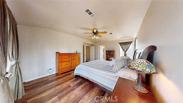 223 Vintage Drive, Turlock CA: https://media.crmls.org/medias/2ce817ca-3f29-4e5e-84e1-12dd2ee05525.jpg