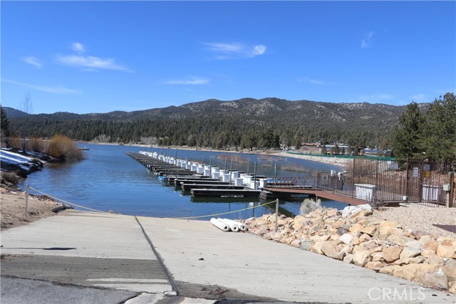 Detail Gallery Image 5 of 16 For 275 Meadow Cir, Big Bear Lake,  CA 92315 - – Beds | – Baths
