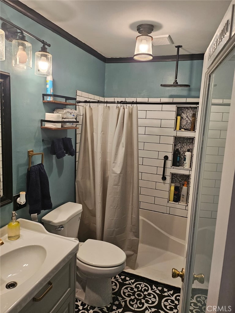 https://media.crmls.org/medias/2ce92645-4a61-4870-99aa-271dbfccbd27.jpg?preset=X-Large