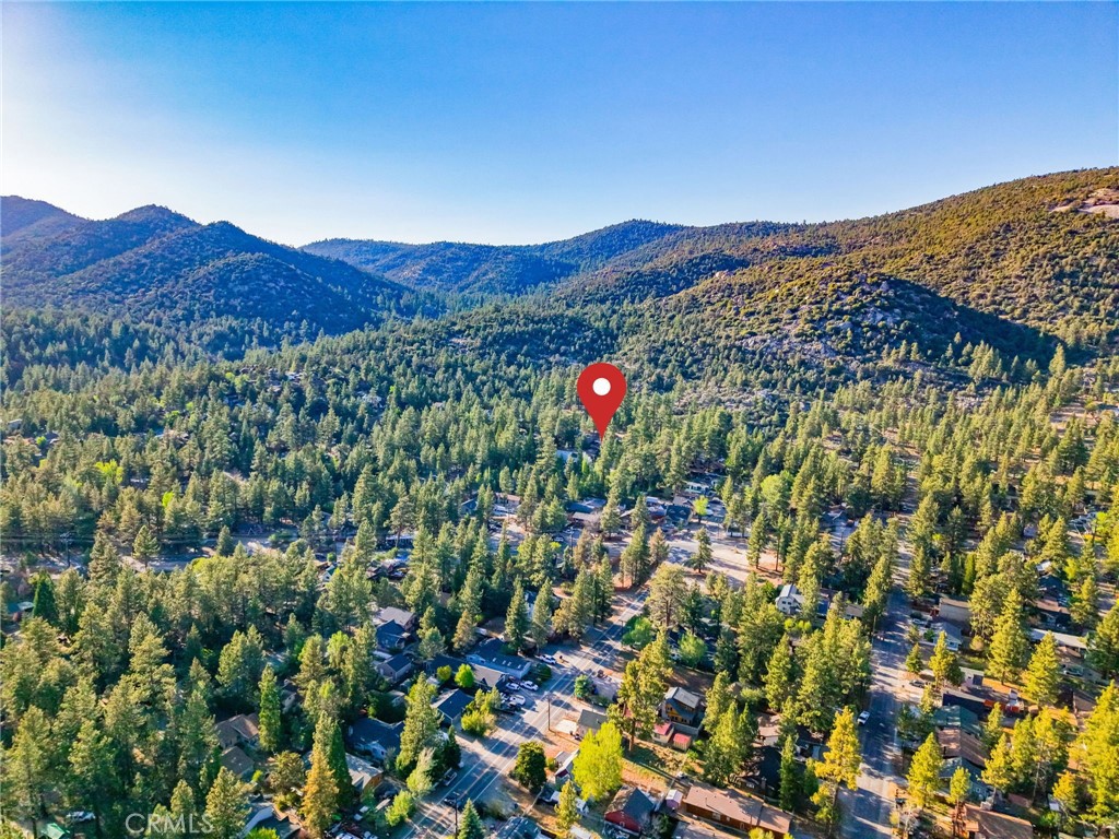 https://media.crmls.org/medias/2ce9afca-ceeb-4c70-9455-059a0d851de6.jpg?preset=X-Large