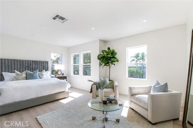 Detail Gallery Image 6 of 19 For 302 Cabrillo St, Costa Mesa,  CA 92627 - 4 Beds | 3 Baths