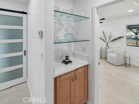 https://media.crmls.org/medias/2cea4c13-fbdb-43d8-83cc-9966ba45a624.jpg?preset=X-Large