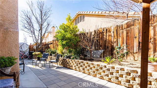 Detail Gallery Image 5 of 20 For 12450 Silverwood Ln, Victorville,  CA 92395 - 4 Beds | 2/1 Baths