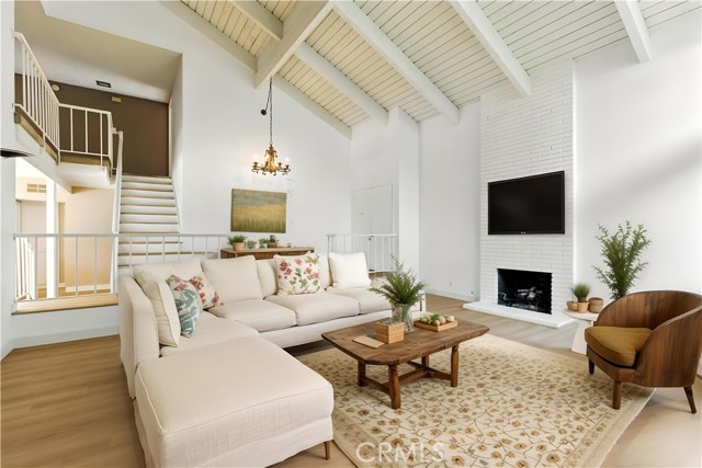 24446 Corta Cresta Drive, Lake Forest CA: https://media.crmls.org/medias/2cebd7f8-1d7d-4dd5-9e55-b41ba79f08aa.jpg