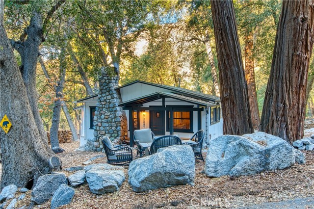 Detail Gallery Image 2 of 26 For 9287 Corral Rd, Forest Falls,  CA 92339 - 2 Beds | 1 Baths
