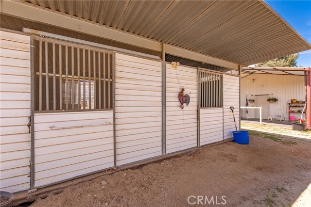 30505 Sloan Canyon Road, Castaic CA: https://media.crmls.org/medias/2ced4fe5-d0d3-4367-a248-5fb704178930.jpg