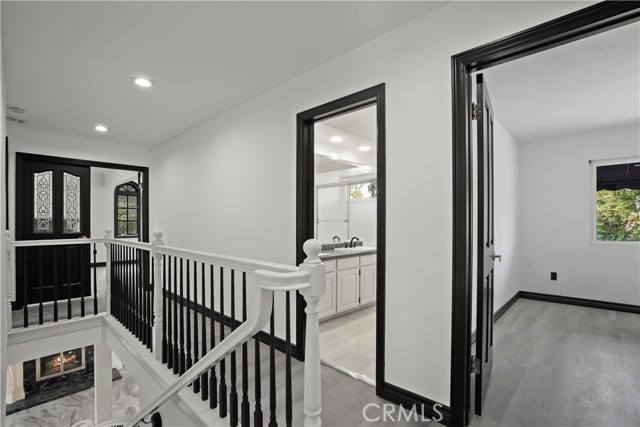 Detail Gallery Image 26 of 49 For 9853 Wish Ave, Northridge,  CA 91325 - 5 Beds | 2/1 Baths