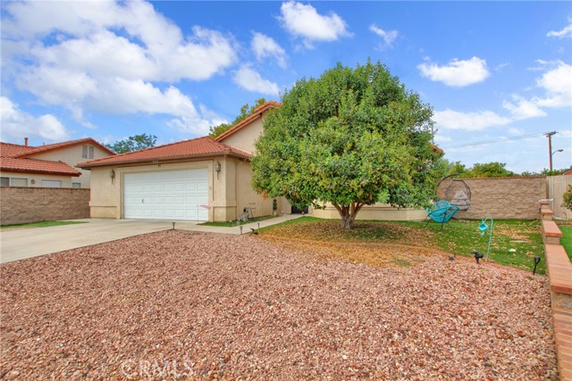 Detail Gallery Image 3 of 48 For 1329 Limonite St, Hemet,  CA 92543 - 2 Beds | 2 Baths