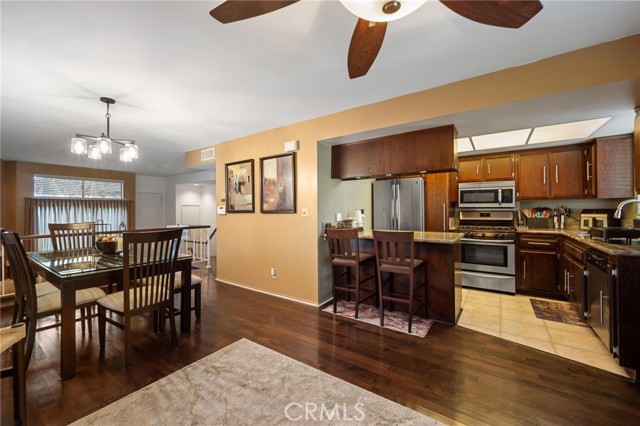 Detail Gallery Image 6 of 34 For 4634 Don Lorenzo Dr a,  Los Angeles,  CA 90008 - 3 Beds | 2/1 Baths