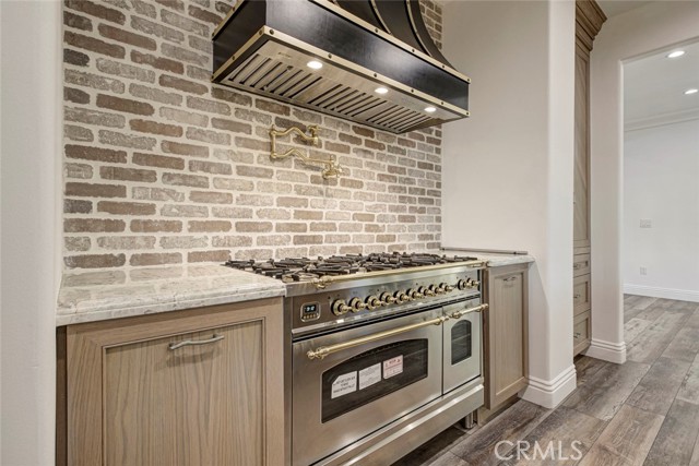 Detail Gallery Image 11 of 36 For 954 Rosemount, Glendale,  CA 91207 - 5 Beds | 3 Baths