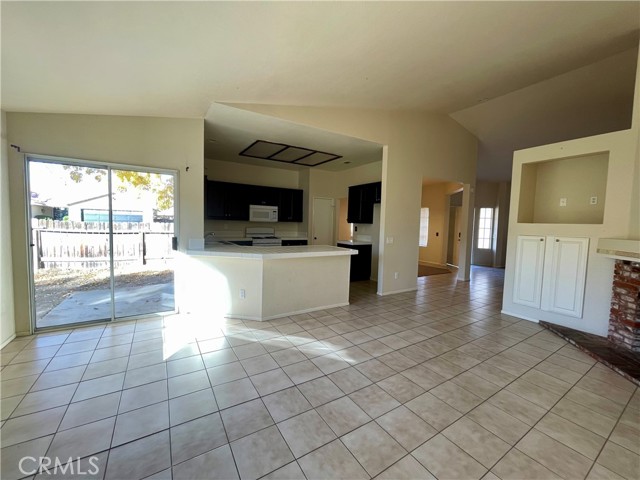 Detail Gallery Image 12 of 22 For 44135 17th St, Lancaster,  CA 93535 - 3 Beds | 2 Baths