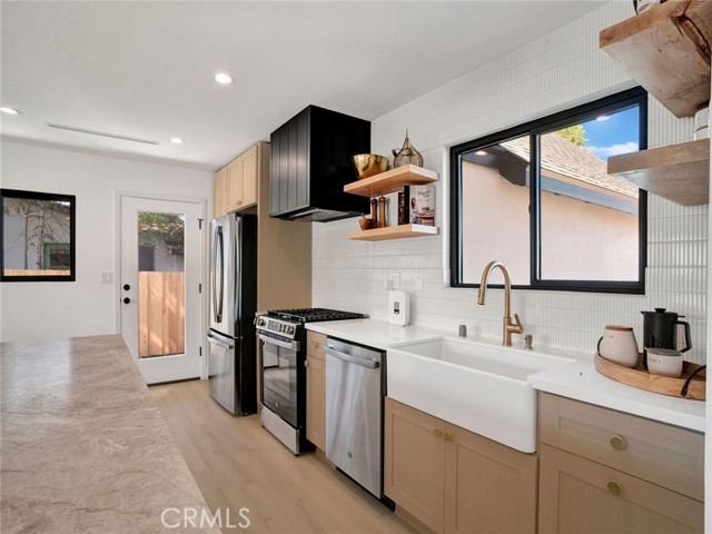 6667 Royer Avenue, West Hills CA: https://media.crmls.org/medias/2ceea889-e902-4c9a-817b-a8cb669fb5a8.jpg