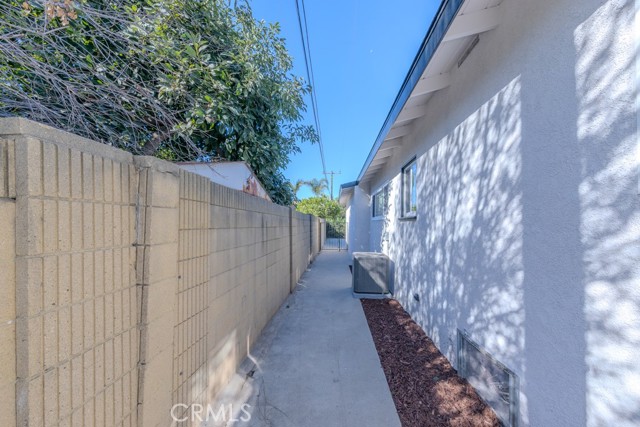 5820 Spahn Avenue, Lakewood, California 90713, 3 Bedrooms Bedrooms, ,2 BathroomsBathrooms,Single Family Residence,For Sale,Spahn,PW24219298