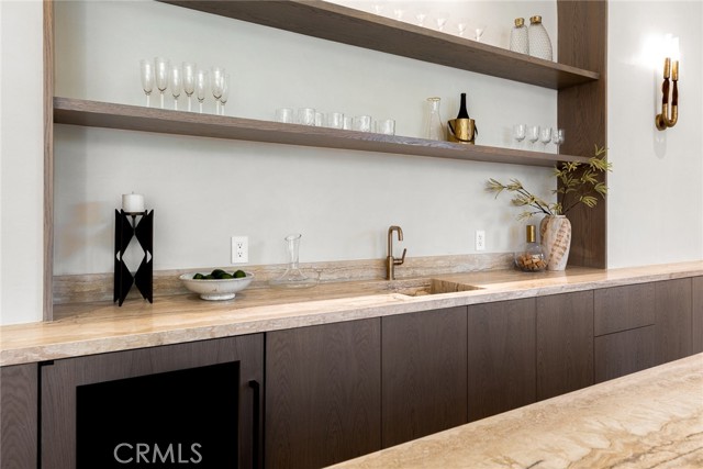 Detail Gallery Image 11 of 62 For 19026 Sprague St, Tarzana,  CA 91356 - 6 Beds | 6/1 Baths