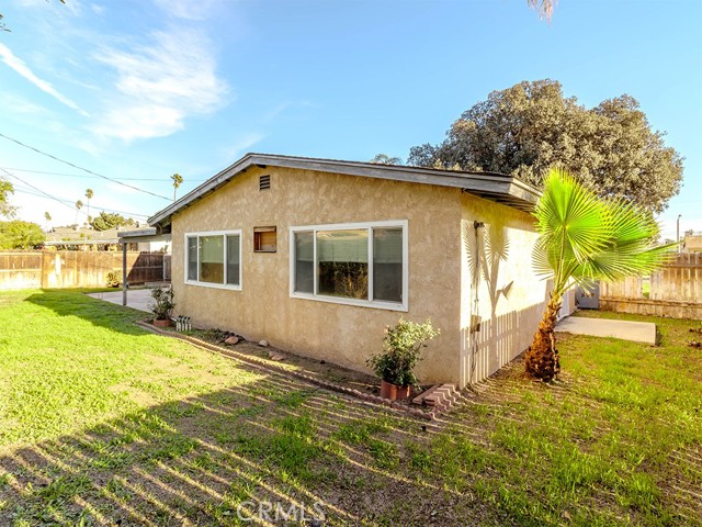 Detail Gallery Image 10 of 27 For 8815 San Vicente, Riverside,  CA 92503 - 3 Beds | 2 Baths
