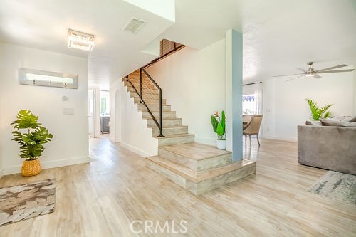 23413 Oxnard Street photo 4
