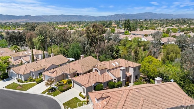 39973 Corte Lorca, Murrieta CA: https://media.crmls.org/medias/2cf16d75-f811-409e-a5c9-258c2fbf9640.jpg