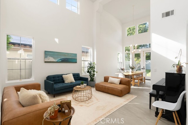 206 Gurrego, San Clemente CA: https://media.crmls.org/medias/2cf187cc-6c5a-4c32-aac9-9f973a3ddd2b.jpg