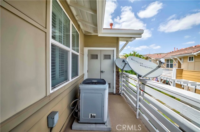 735 Francesca Dr #202, Walnut CA: https://media.crmls.org/medias/2cf49687-de5f-4ce4-b36f-553f6a36f482.jpg