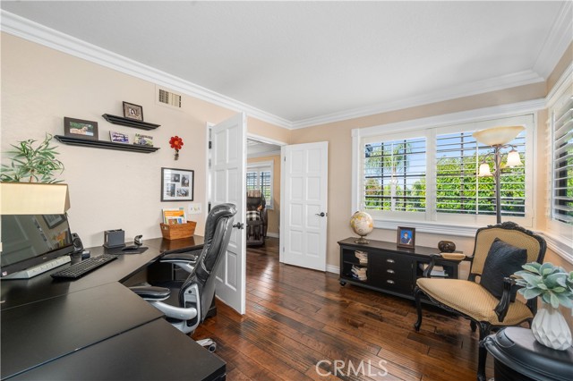 2565 Cliff Rd, Upland CA: https://media.crmls.org/medias/2cf4c02e-d5fb-459b-a214-6650745a75f6.jpg