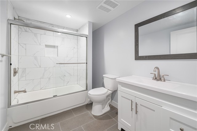 3301 Obama Boulevard, Los Angeles CA: https://media.crmls.org/medias/2cf4d10e-ab75-4879-a163-3ab033849daa.jpg