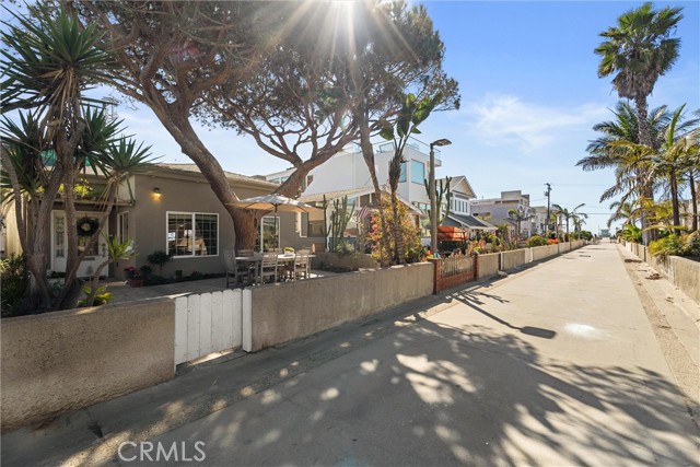 66 16th Street, Hermosa Beach, California 90254, 4 Bedrooms Bedrooms, ,2 BathroomsBathrooms,Residential,Sold,16th Street,SB25047715