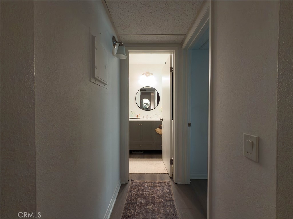 https://media.crmls.org/medias/2cf4f1e5-39a6-41f2-ab93-d5aa4cbabab9.jpg?preset=X-Large