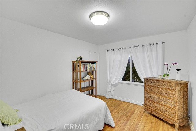 2025 Navy Street, Santa Monica CA: https://media.crmls.org/medias/2cf55faa-48af-4463-9f2e-c0fc25ebdfb1.jpg