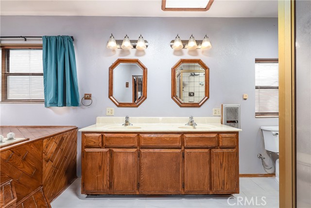 4636 E Avenue H, Lancaster CA: https://media.crmls.org/medias/2cf5ec88-7e74-46f3-b879-18ef09d55031.jpg