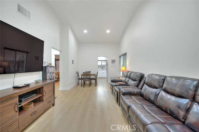 Detail Gallery Image 11 of 39 For 7077 Iris, Rancho Cucamonga,  CA 91739 - 3 Beds | 2 Baths