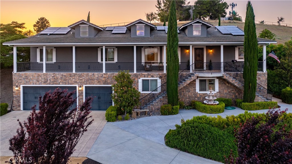 98 Nutwood Circle
