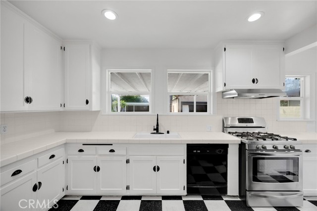Detail Gallery Image 11 of 34 For 329 E 19th, Costa Mesa,  CA 92627 - 3 Beds | 1 Baths