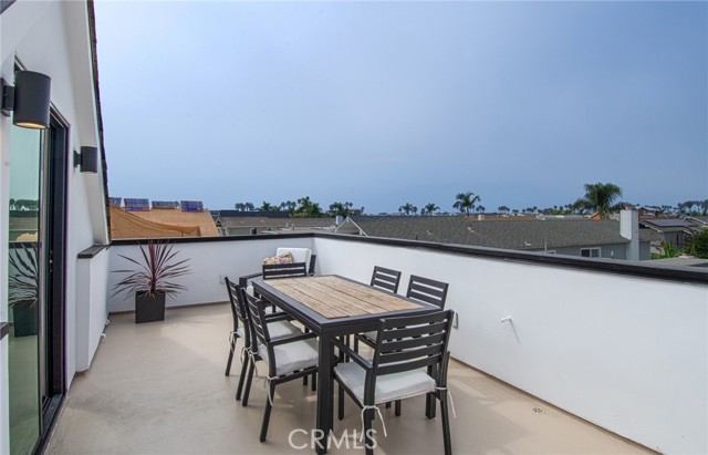 Detail Gallery Image 38 of 50 For 309 N Walnut St, Newport Beach,  CA 92663 - 4 Beds | 4 Baths