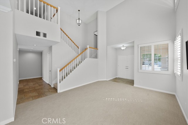20104 Gina Court, Saugus CA: https://media.crmls.org/medias/2cf83aa9-abc5-4be6-87f9-faa11d1f13ea.jpg