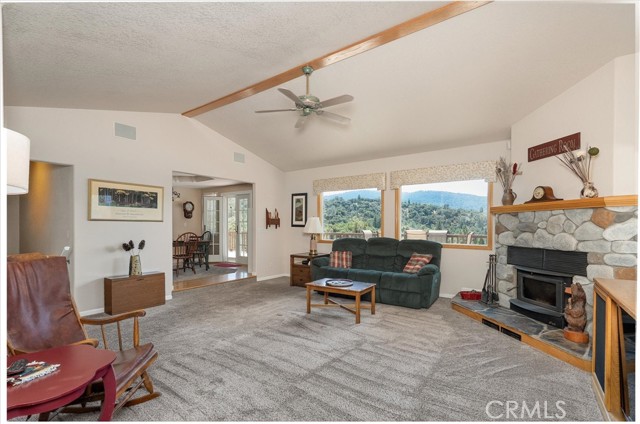 Detail Gallery Image 9 of 49 For 39397 Moonray Ln, Oakhurst,  CA 93644 - 3 Beds | 2/1 Baths