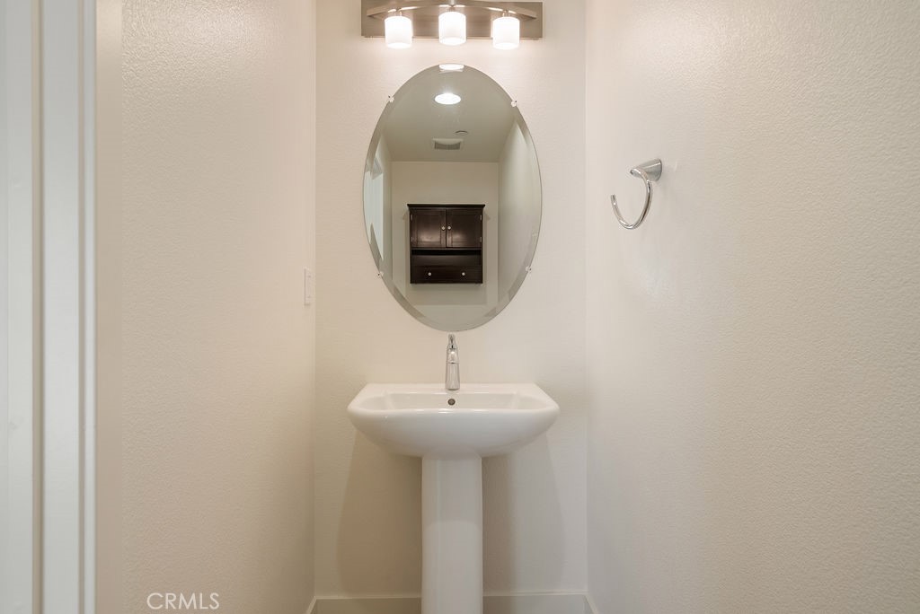 https://media.crmls.org/medias/2cfaafdd-17ce-425b-a39e-8df042b0336e.jpg?preset=X-Large