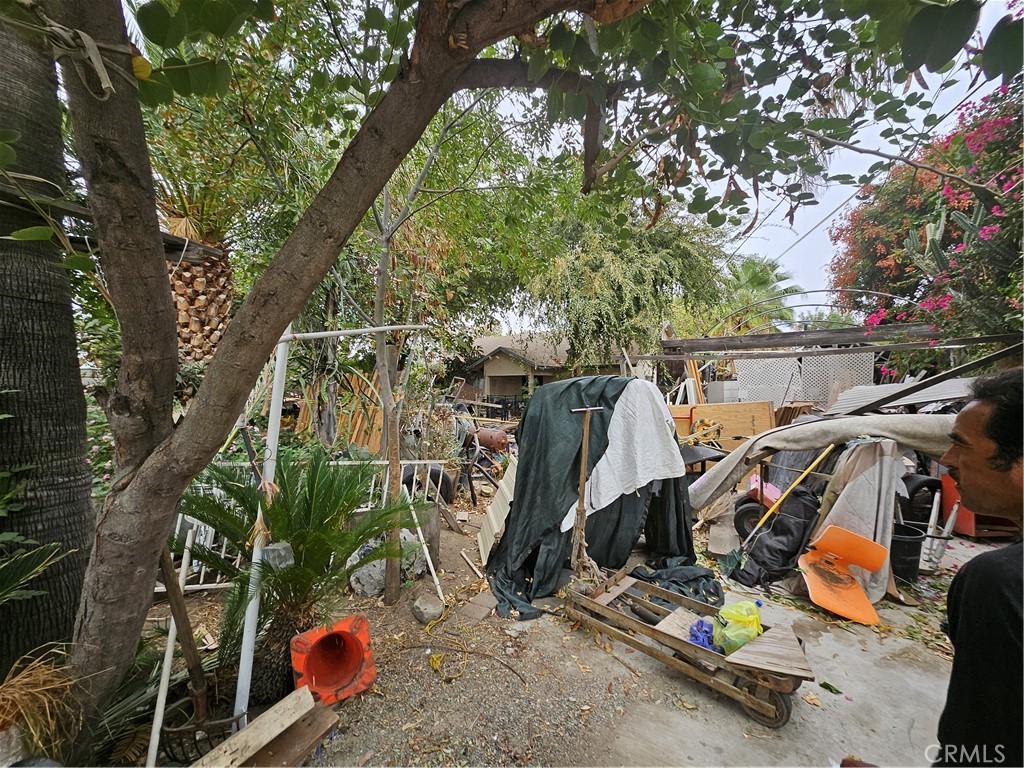https://media.crmls.org/medias/2cfc0dda-328f-46f5-8adb-66dcd55f3853.jpg?preset=X-Large