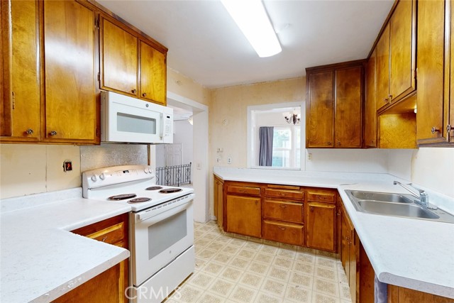 Detail Gallery Image 6 of 75 For 353 N Lawrence Ave, Yuba City,  CA 95991 - 3 Beds | 2 Baths