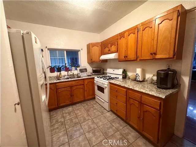 Detail Gallery Image 12 of 31 For 2129 30th W 30th St, Los Angeles,  CA 90018 - 4 Beds | 1 Baths